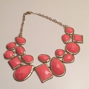 5 FOR $25 Pink and gold statement necklace.